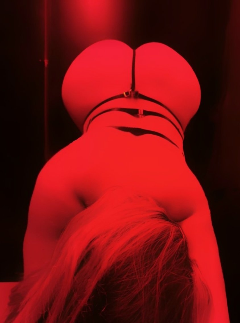 JiJi 🤭🍑