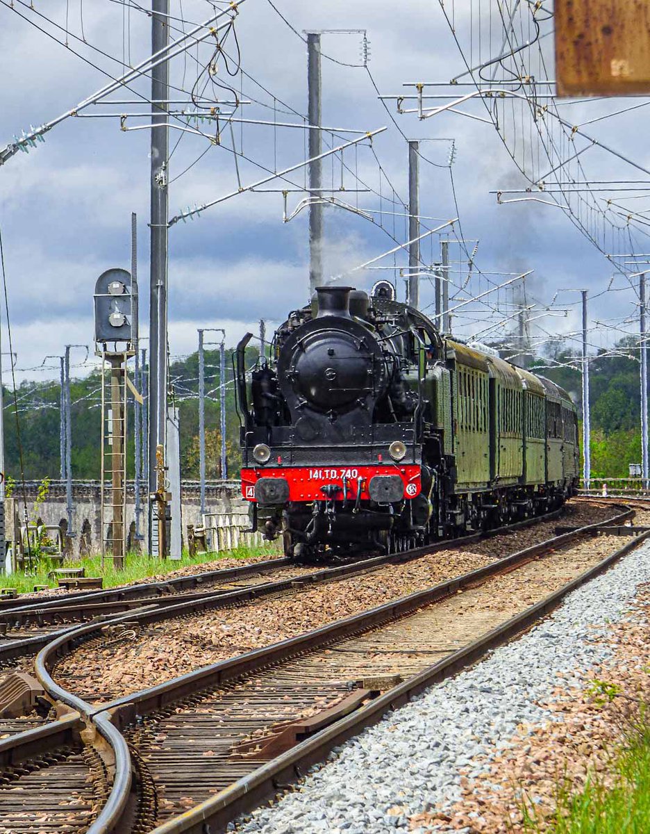 _C_Y_P's tweet photo. Une semaine déjà depuis le #FestivalVapeur2023
Un moment unique à vivre en tant que membre de l’association organisatrice. De beaux trains mais aussi des rencontres enrichissantes avec d’autres bénévoles qui ont à cœur de faire vivre le patrimoine ferroviaire. https://t.co/1S32SijozH