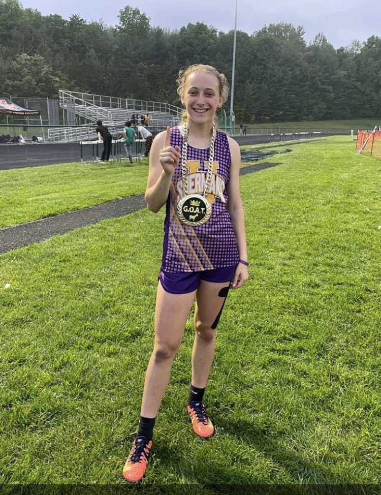 aidyndanison's tweet photo. SVC CHAMPS!!!!💜💛
I got first place in the 100,200, 4x2, and 4x4! #gotanks https://t.co/Zt2luddqWt