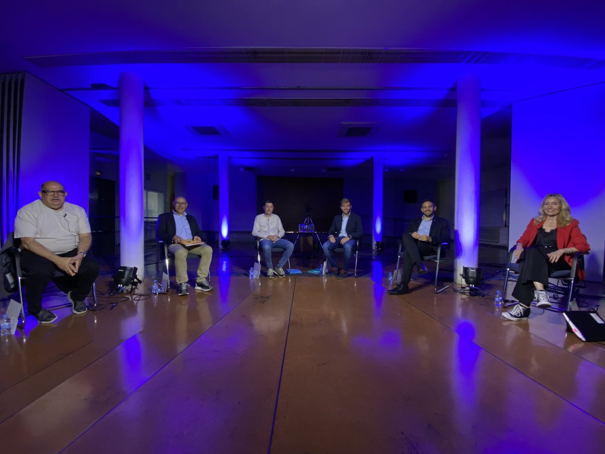 🗳️ #EMBerguedà23 

🔴 Ja tenim als sis candidats que en 45 minuts participaran del debat electoral de #TvBerguedà. 

🎙️ Amb <a href="/PereGendrau/">Pere Gendrau</a>
🗓️ Avui, 20h
👁️ Segueix-nos per 📺 #TvBerguedà i tvbergueda.net