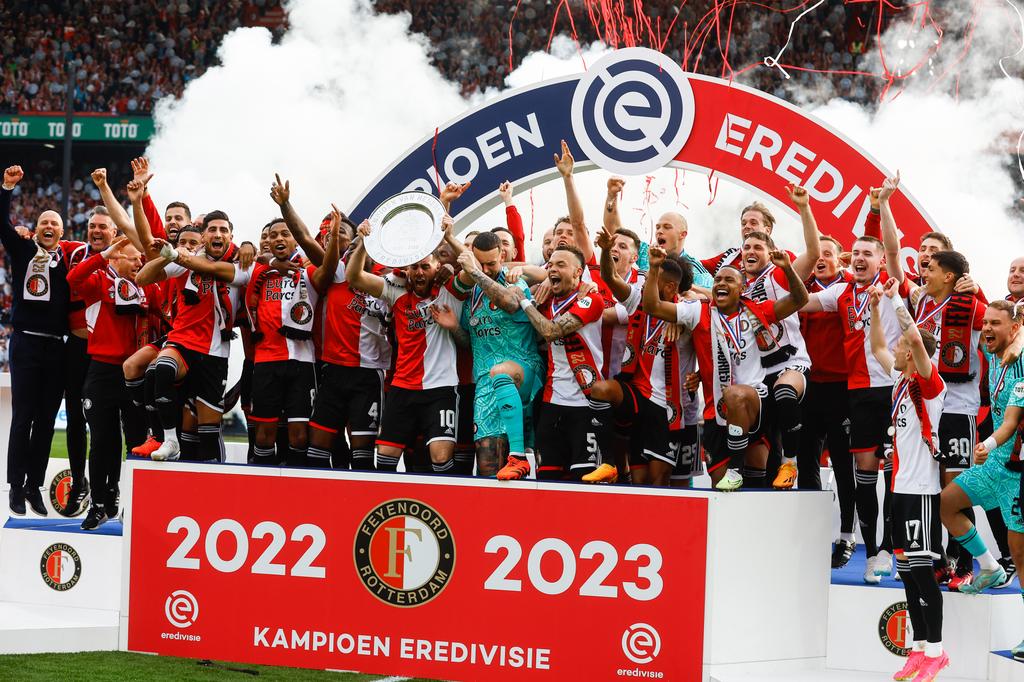 eredivisie's tweet photo. Voor de 16e keer kampioen van Nederland 🏆 Gefeliciteerd alle Feyenoorders 👏 https://t.co/UpPPdvnOFc