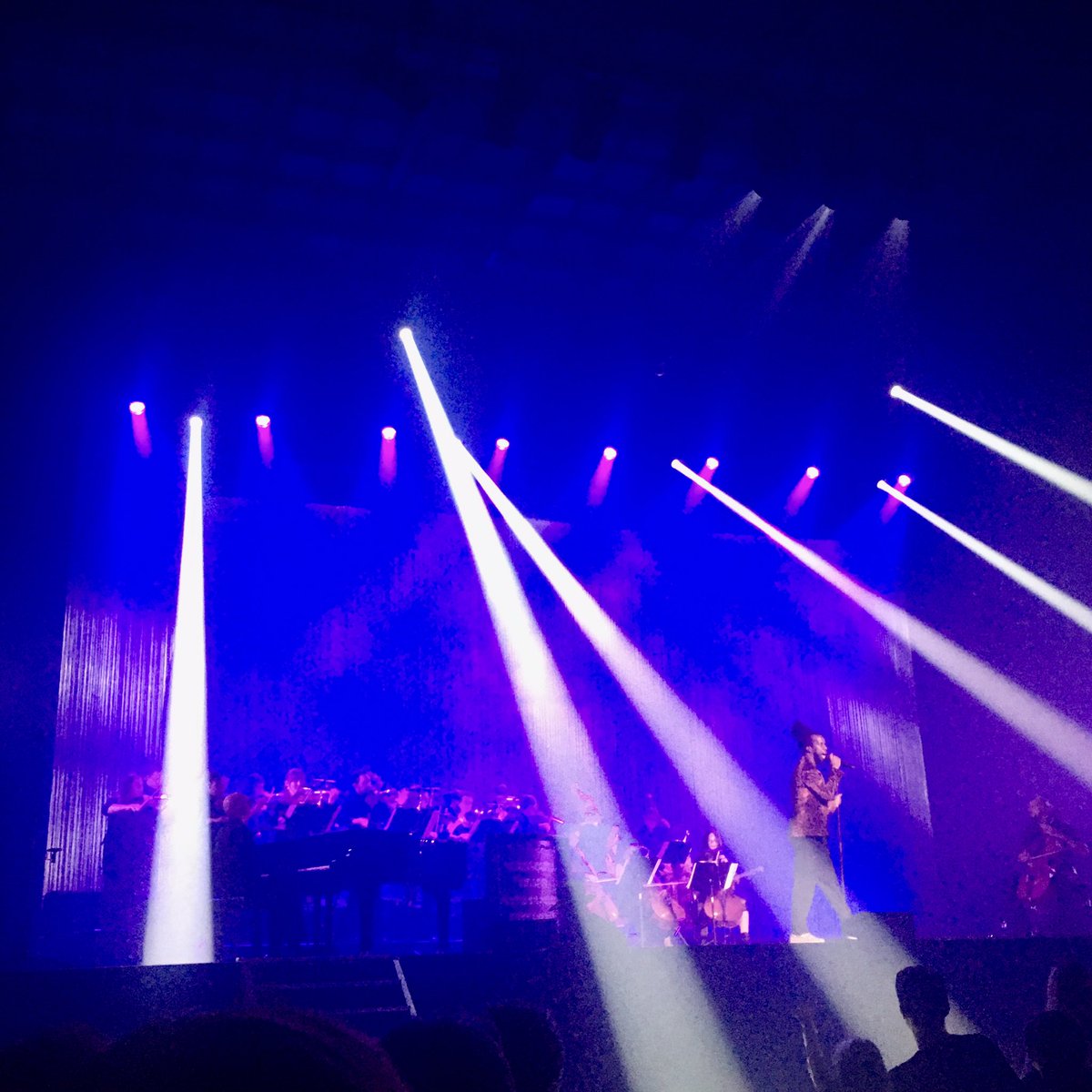 RemiChristin's tweet photo. Incroyable projet musical et concert du rappeur Youssoupha avec son spectacle Youssoupha Gospel Symphonique Expérience accompagné par les musiciens du Conservatoire du Grand Bourg Agglomération et du Conservatoire du Haut-Bugey ! Quelle intensité et générosité ! https://t.co/W8XnGs7Jh4