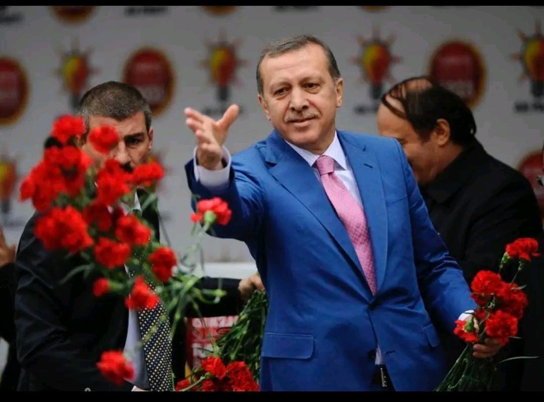 M_gareed's tweet photo. العظماء أصبحوا ١٠١
هذا هو المشروع الإسلامي الذي يخاف منه الغرب 
جعل تركيا ضمن أعظم  ٢٠ اقتصاد عالمي ولو استمر ربما ينافس على المراتب الأولى
للأسف الممول للحملة الانتخابية المنافسة له هي دولة عربية مولت حرب الروس في سوريا
شاهدت رئيس تلك الدولة وهو يلتقي بالرئيس الفرنسي قبل أيام لمناقشة الحملة الشرسة ضد #أردوغان
كلام الحق
#الانتخابات_التركية