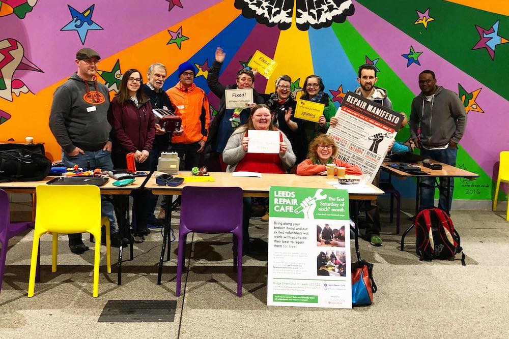 edleeds's tweet image. Great to see the @RepairCafeLeeds movement coming properly to south #Leeds, with monthly events starting in #BelleIsle + #Holbeck on 20 + 27 May. We especially need more fixer volunteers: get in touch / spread the word! Full info via @SouthLeedsLife: southleedslife.com/the-repair-caf…. Ta.