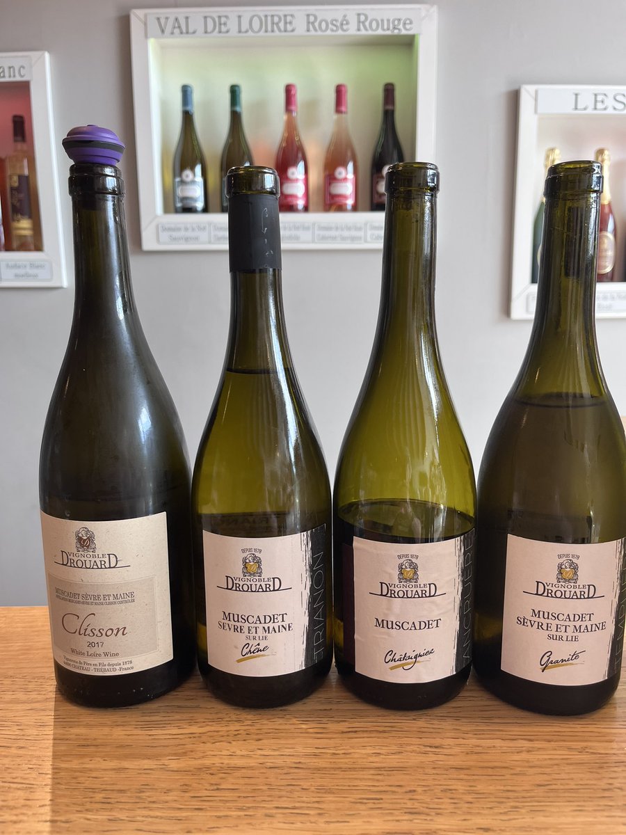 Met Pascal Drouard, one of 4 brothers & 2 nephews @domainedelanoë Tasted muscadet in chestnut, muscadet s/l from granite soil, muscadet in oak & 2017 muscadet from Clisson on lees for 4 years. So different, all fresh & vibrant. Merci, Pascal @clontarfwines @mackenwaywines