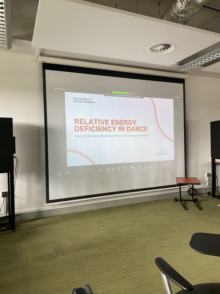 Scott__Sinclair's tweet photo. Great day up in Uni of Wolverhampton hearing about a range of research topics. Lovely hearing Joanne’s PhD development work around RED-D, look forward to future outcomes of the study. Great to connect with others! @TL_DanceScience @FrancesAClarke @mattwyon https://t.co/4eq4AIwQLc