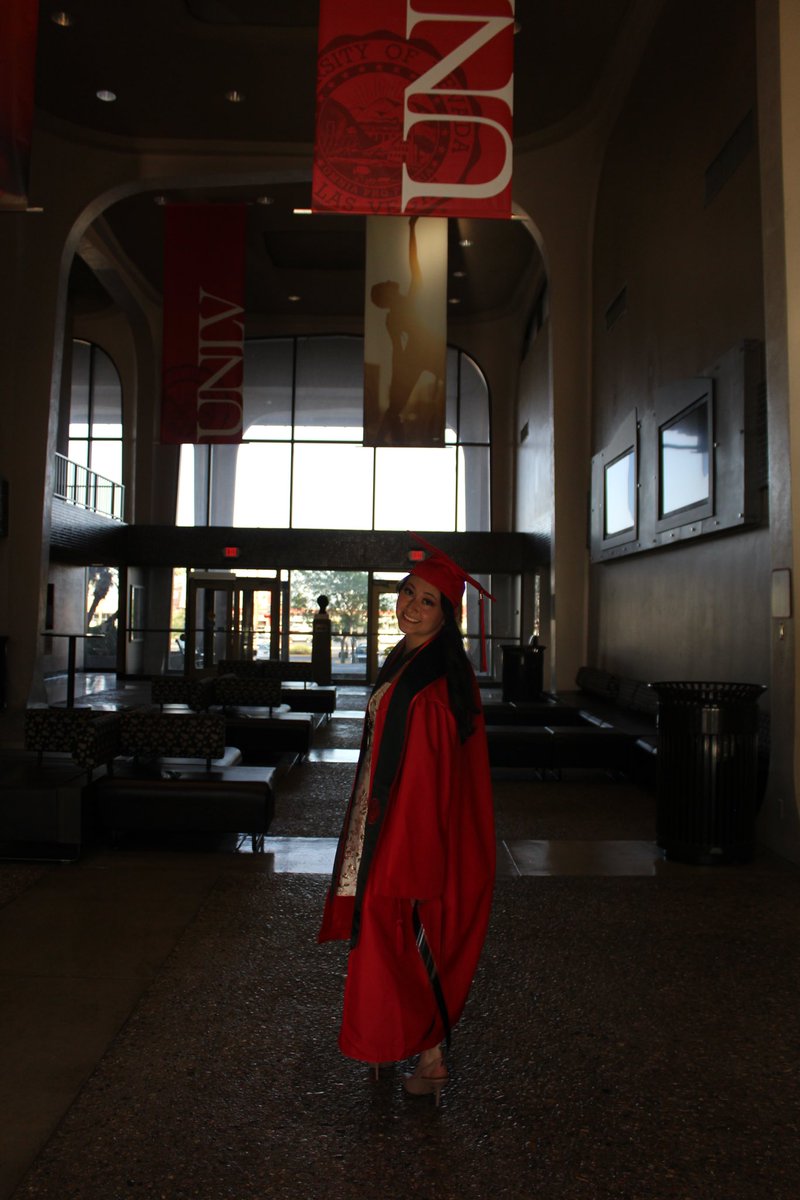 mchlrsw's tweet photo. UNLV FILM FOREVER ❤️🎓✨ #unlvfilm #unlvgrad #unlvfinearts https://t.co/mRSPR8hEnA