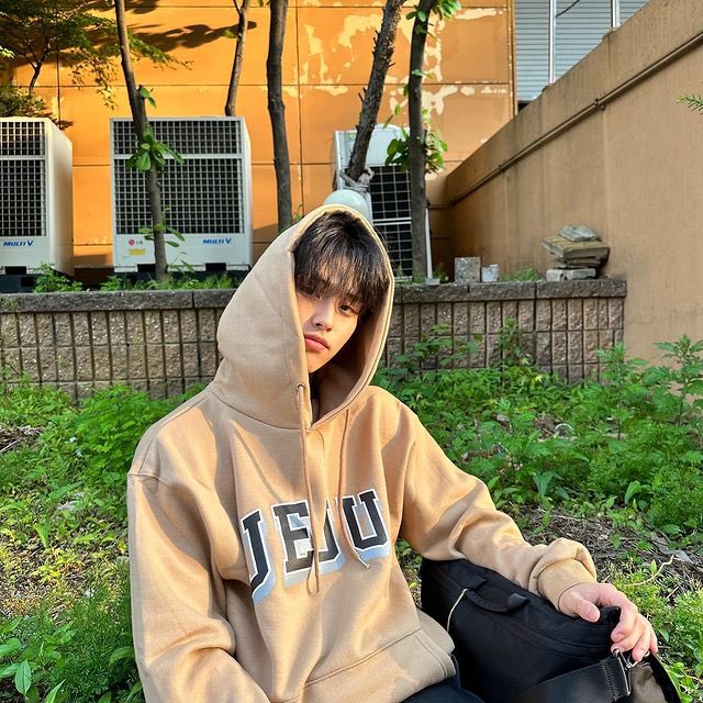 leeseunghwanina's tweet image. (14052023)
Lee Seunghwan (im_lee__onlee) IG update 

Slam dunk bear lucu banget🐻🏀

#ISLANDProject #Beruang #Basket ? 

#씅씅 #LEESEUGHWAN #Seunghwan #이승환

instagram.com/p/CsOGqDIL28g/…