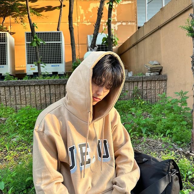 leeseunghwanina's tweet image. (14052023)
Lee Seunghwan (im_lee__onlee) IG update 

Slam dunk bear lucu banget🐻🏀

#ISLANDProject #Beruang #Basket ? 

#씅씅 #LEESEUGHWAN #Seunghwan #이승환

instagram.com/p/CsOGqDIL28g/…