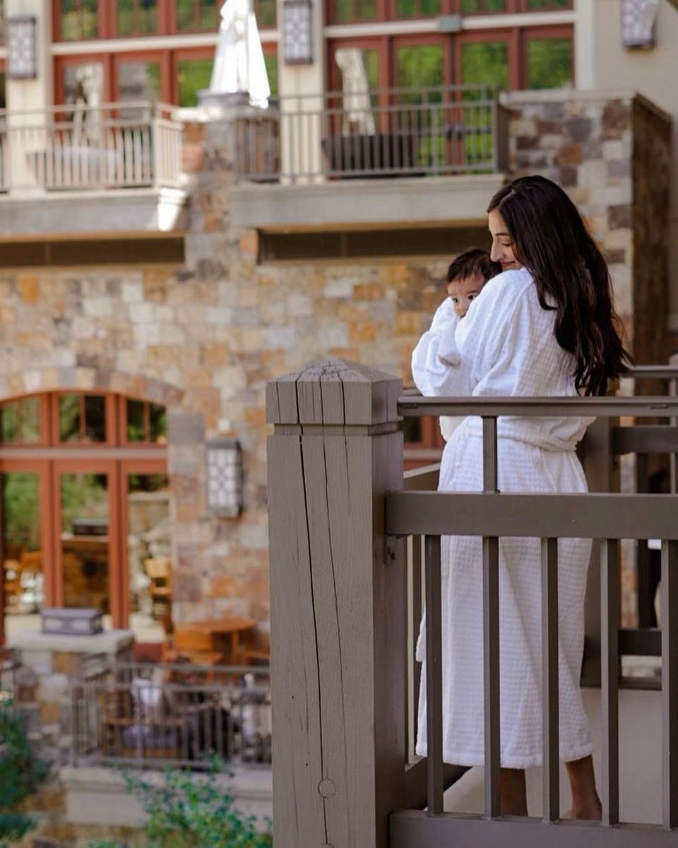 FSVail's tweet image. Wishing Mom a very #HappyMothersDay ❤️ Thank you to our #FSVail Mamas for sharing these beautiful moments with us! #FourSeasons #Vail