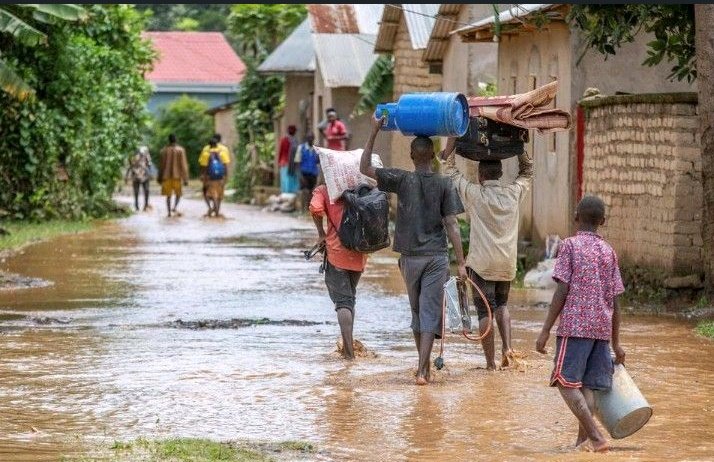 So many lives lost in the recent #floods in #Rwanda , their homes destroyed and their livelihoods disrupted. This is a #ClimateEmergency that needs #lossanddamage funds disbursed effective immediately. 
#Africa
#COP28UAE