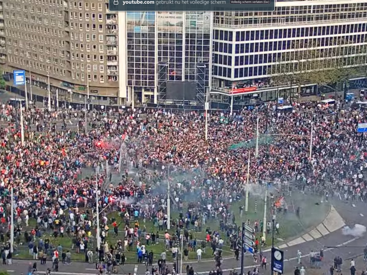 bruniversum's tweet photo. Moederdag is best wel een ding in Rotterdam. https://t.co/BGuQKezBaq