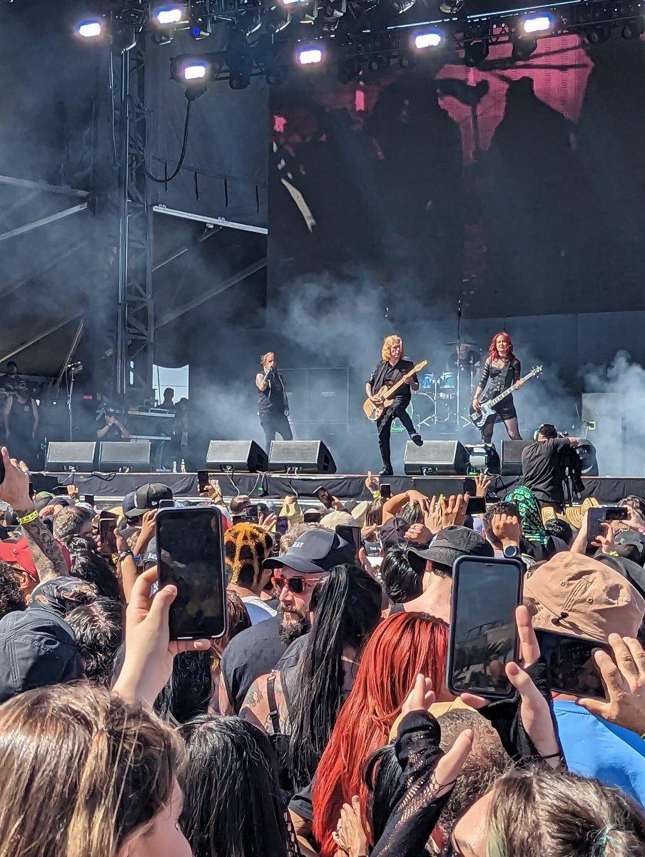 Heat exhaustion be damned, I still can't over the fact that we got to see <a href="/coalchamber/">Coal Chamber</a> again yesterday. Opening with Loco was the perfect build to the chaos. Thank you again <a href="/NadjaPeulen/">NadjaPeulen</a> <a href="/MeegsOfficial/">Meegs Rascon</a> <a href="/MikalCox_CC/">Mikey Cox</a> #DezFafara