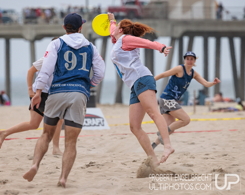 UltiPhotos's tweet photo. ICYMI: Saturday Highlights from Beach Championships 2023 are UP https://t.co/uyRauP0QQm 100+ photos to browse while you're waiting for Sunday Highlights!🌊🌞Photos by @WilliamBrotman, @photorobmac, and @mentalllygone
@USAUltimate @CalUlti https://t.co/aspYajzFgY