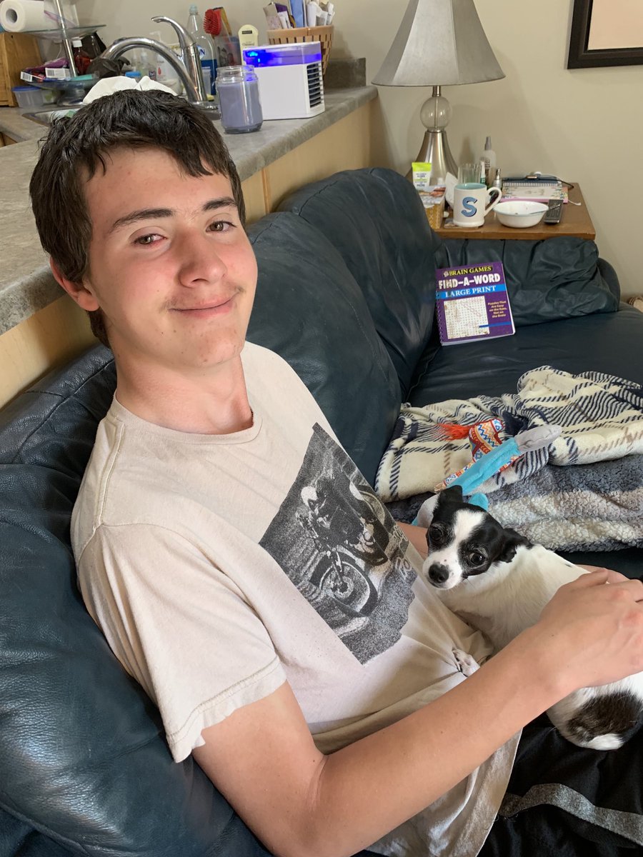 Puppymom91's tweet photo. Conor came to my house for a sleepover last evening! Now we’re going to celebrate Mother’s Day by treating Mommy to flowers, cards, special meals and an outing. 💙💞🐾🐕💖👑🎀🌹💐🥰 #princessdidi #mothersday https://t.co/UfbX547cqw