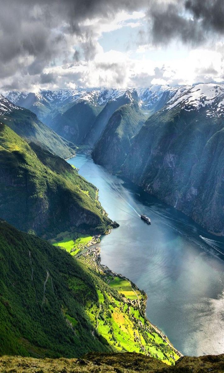 WallpaperZero1's tweet photo. Norway  🇧🇻
i wanna visit norway, i wanna experience its nature 
   ⁦@tourofnorway⁩ ⁦@visitnorway⁩  https://t.co/7BNdTqzVqA https://t.co/WaonGOlGdD