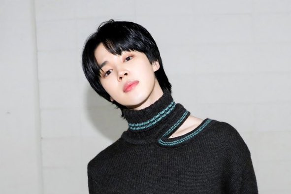 kchartsmaster's tweet photo. JIMIN of @BTS_twt becomes the first K-pop soloist in history to spend 7 consecutive weeks on Billboard Artist 100. https://t.co/hzYZ6g6TzY