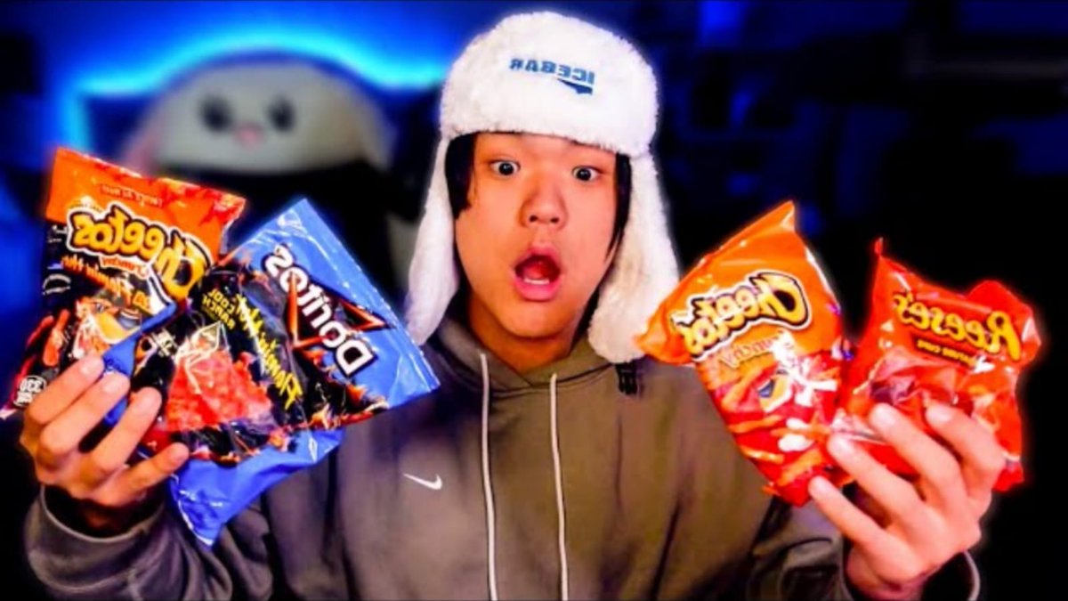 AleWangUpdates's tweet photo. 📢❤️ | ¡Nuevo video en Ale Wang!

- probando snacks de yankilandia

🔗: https://t.co/1GwkJDTFoM https://t.co/Uyh3Zm2UZK