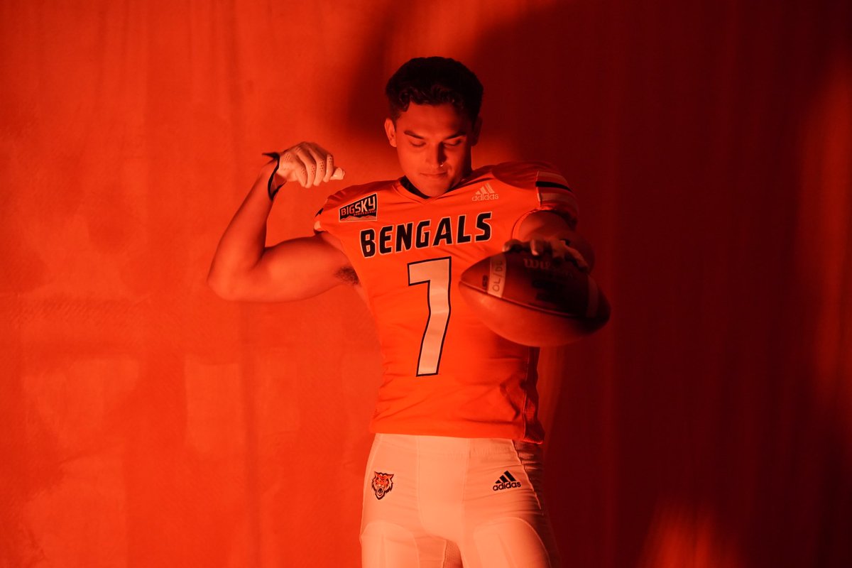 Had an amazing time on my official visit to <a href="/IdahoStateU/">Idaho State University</a> #GOBENGALS
<a href="/AlaimaloNick/">Coach Nick Alaimalo</a> <a href="/Coach_Hayashi/">Brandon Hayashi 🇯🇵🇪🇬</a> <a href="/KevinPuckettJr/">Kevin Puckett Jr</a> <a href="/shanevirnala/">Coach ShaneV</a> @ImAlexWoodard