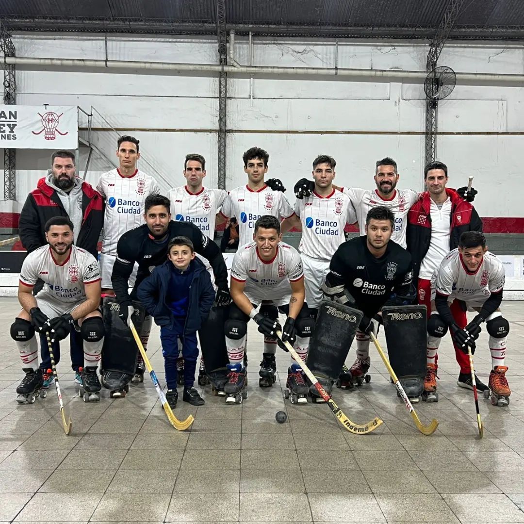 huracandeportes's tweet photo. #Huracán🎈 #HockeySobrePatines
🏑 Este sábado 13/5 la Primera del Masculino del Globo venció 11-4 a #GEBAB por la #Fecha7 del Apertura del Campeonato Metropolitano, en la Sede Social
Resultados
Reserva: 6-7
Infantiles: 2-4
Huracán B vs #Porteño
En Ramos Mejía
Primera: 0-10 https://t.co/fYomsXLIhN