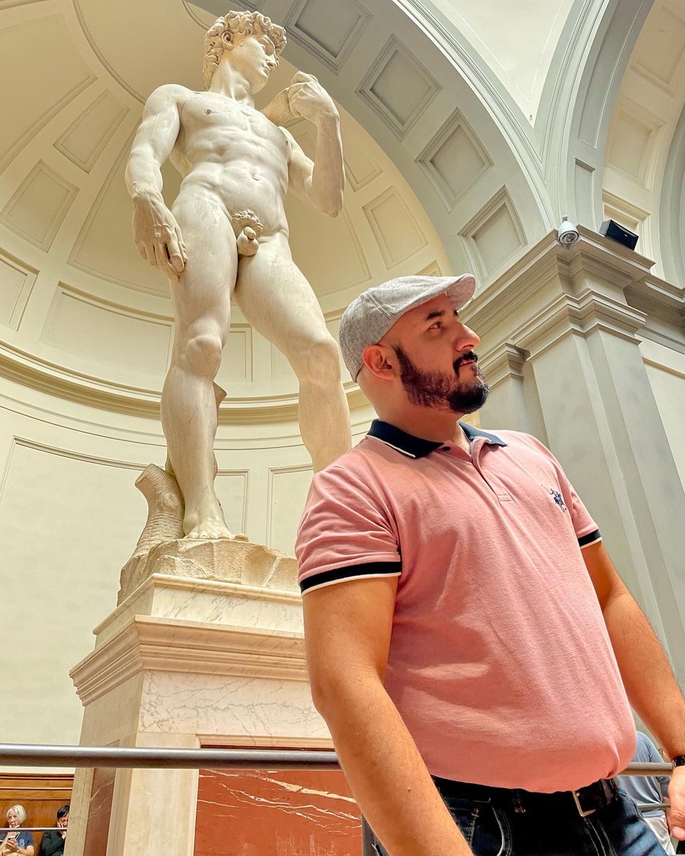 SocioRockstar's tweet photo. Uno de mis sueños era conocerlo en persona 🗽🧔🏻♂️🇮🇹 #DavidDeMichelangelo #DavidDeMiguelAngel #RaptoDeLasSabinas #JuanDeBolonia #GaleriaDeLaAcademia #Italia #Florencia #Firence #GalleriaDellLaAccademia #Europe #Europa #Eurotrip #Beardmen #ChubBaldAndAwesome #ImNotAbearNotYetAwoman https://t.co/8JUuegvYqG