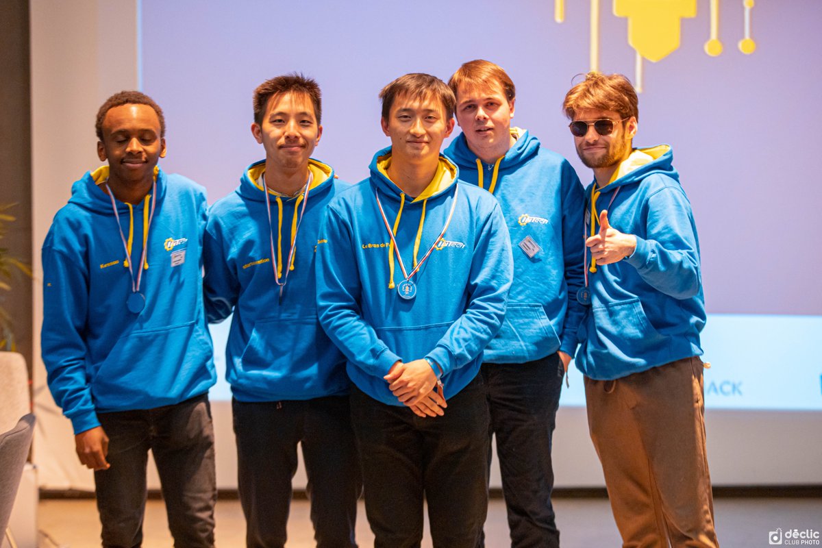 Félicitations aux gagnants de #Collision ! Nous sommes fiers de vous présenter le podium :

🥇 1er : SIERA
🥈 2ème : DaVinciBot
🥉 3ème : INTech

Nous voulons féliciter toutes les équipes participantes ! 
Merci <a href="/ST_France_News/">STMicroelectronics France</a> pour les lots !