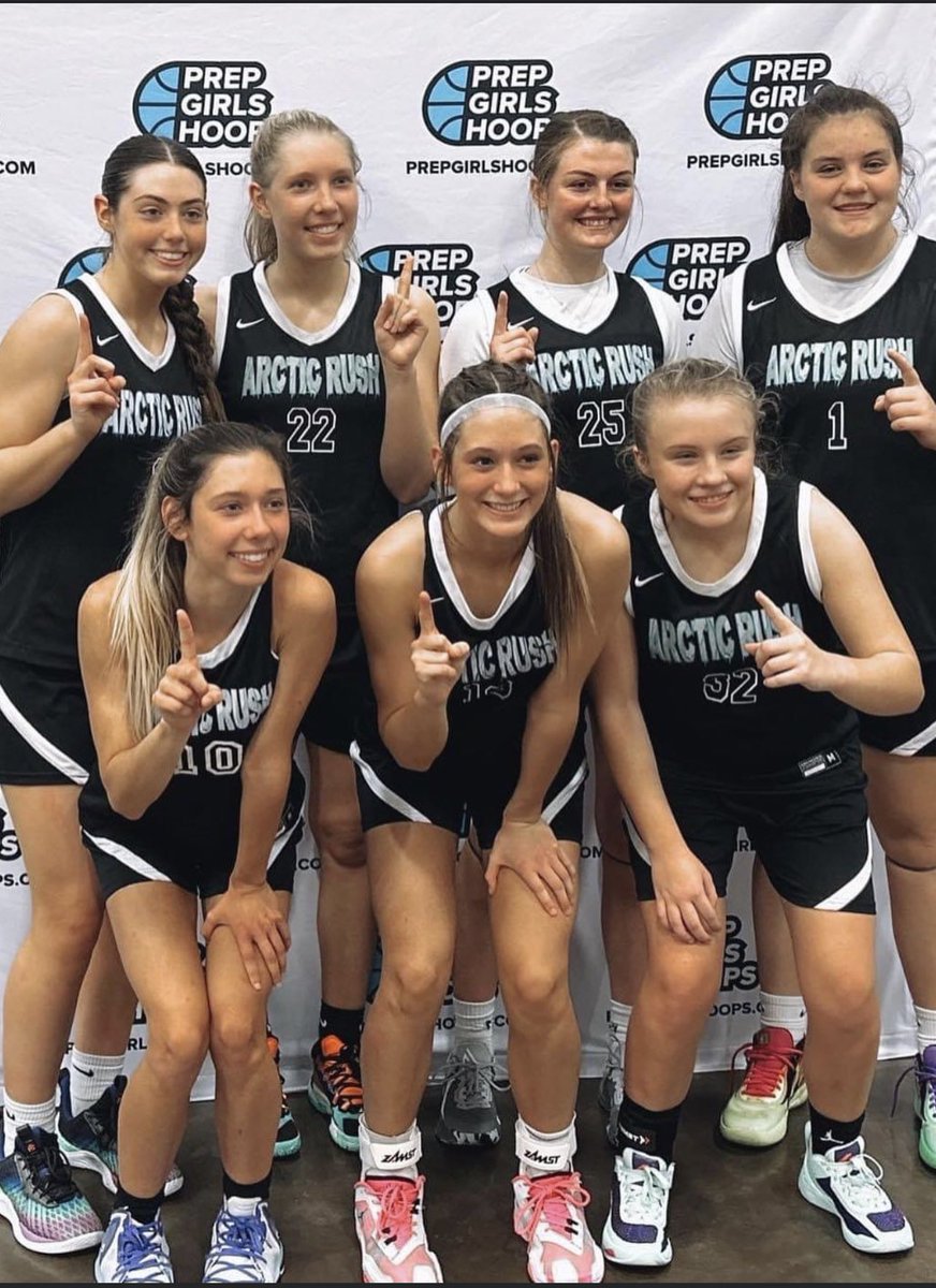 ChasitiStacy's tweet photo. This team’ 🏀🩶💙🤍 So much fun!! Arctic Rush 2025 4-0 this weekend in Louisville Ky https://t.co/rrohU60UxL