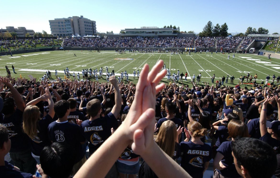 Cole_Owens_11's tweet photo. After a great conversation with @CoachDreAllen26 I’m blessed to receive a D1 offer from the University of California Davis!!! #AggiePride @IAmTDowns @jerome_mcgee_2 @DBSelect13 @CasaRobleFB https://t.co/JSkXMdVNWE
