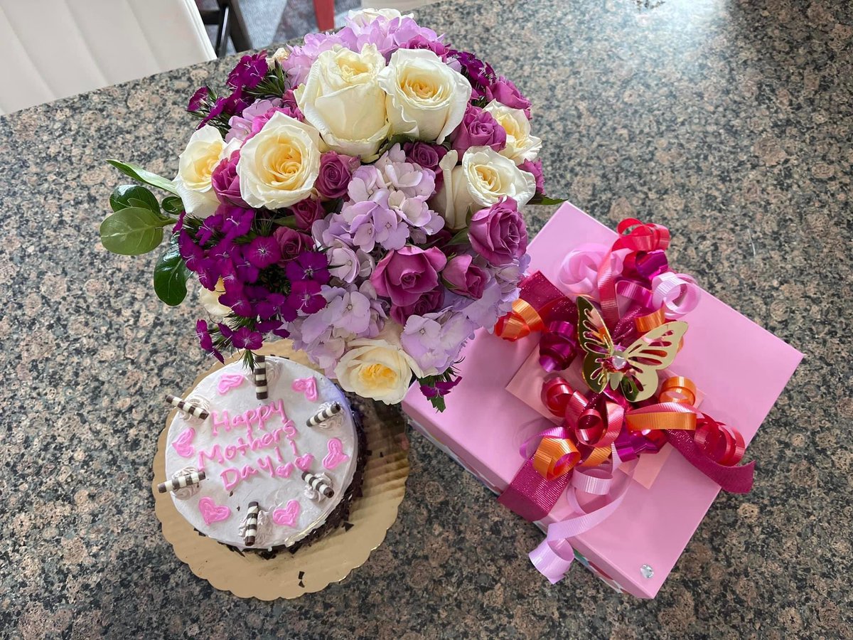 Lindsay McGowan AKA Penny Cat tweet media