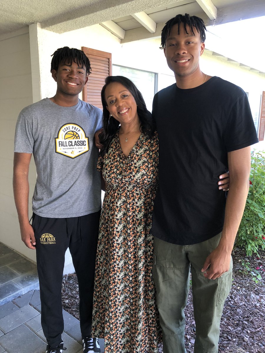 They make me look short.. but they also make me a mom!! Feeling blessed on this Mother’s Day! 💕