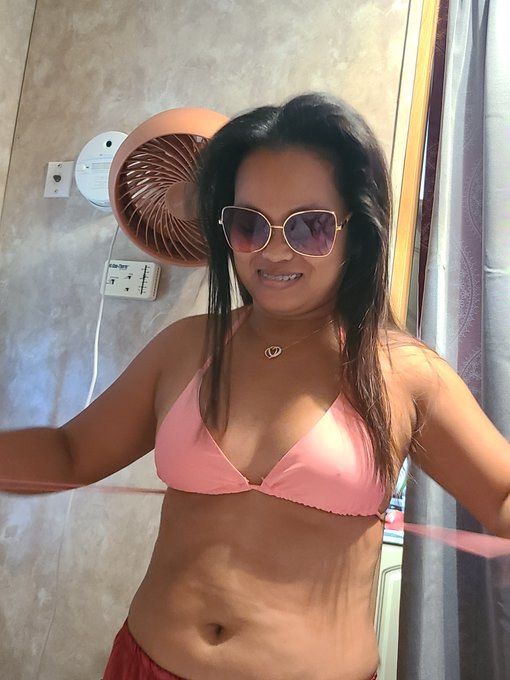 Should I go topless or keep it on to go swimming? https://t.co/DbwBKiGiby<a href="/tag/fashion"class="tags"><span>#fashion</span></a><a href="/tag/bikini"class="tags"><span>#bikini</span></a><a href="/tag/asiangirl"class="tags"><span>#asiangirl</span></a>