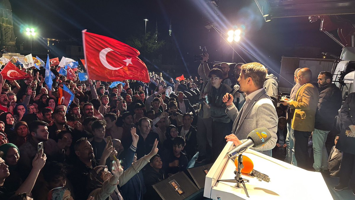 ozboyaciselman's tweet photo. 📍Kılıçarslan Meydanı 

Konyalı kimin nereli olduğuna değil, kimin nerede durduğuna bakar..

Teşekkürler Konya! https://t.co/yyJXBJ0Dck