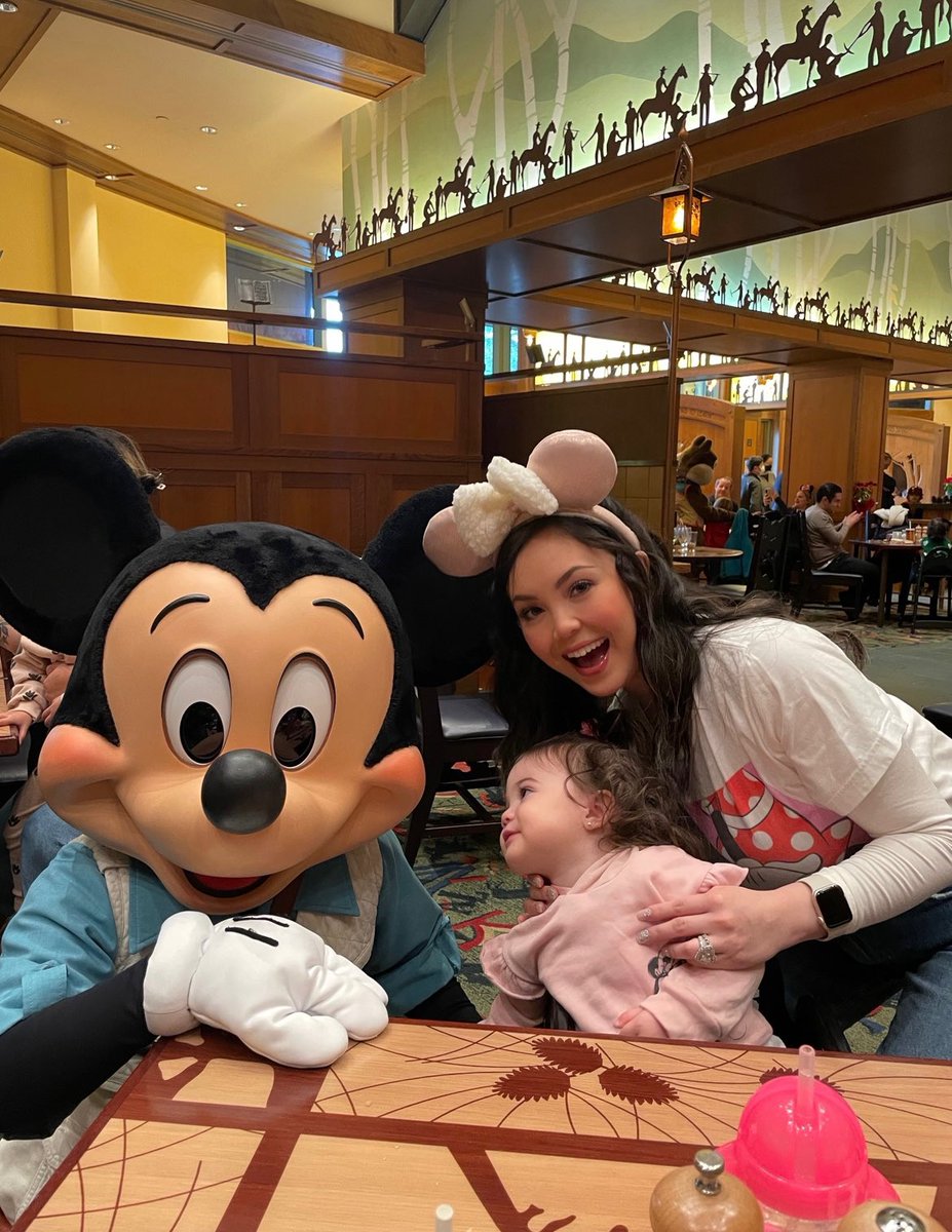 Anna Perez de Tagle-Kline tweet media