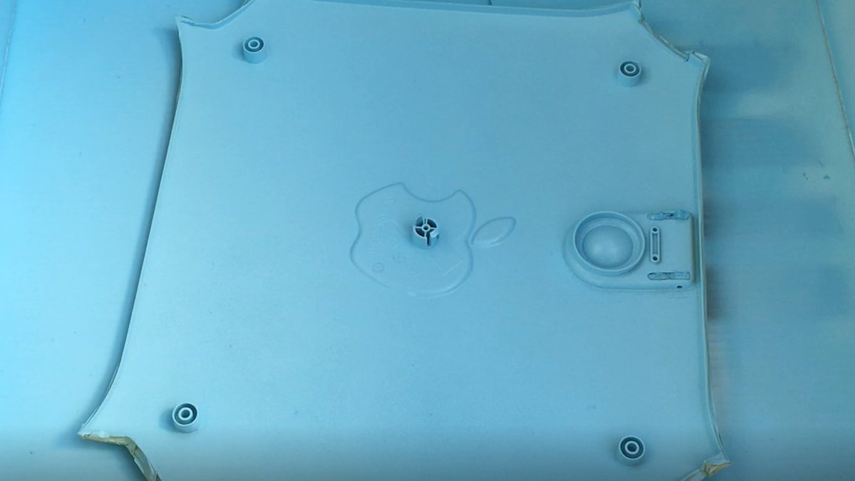 makincho8702's tweet image. MacG4の続きです。
外装を塗装して完成！
おじさんにしては可愛くできたと思う！
＃MacG4
＃自作PC
＃ジャンク