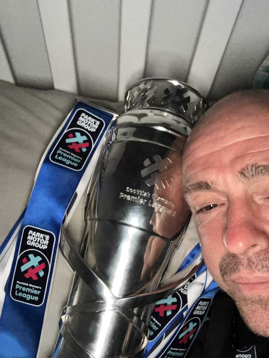 Good night from me , and goodnight from her 💙