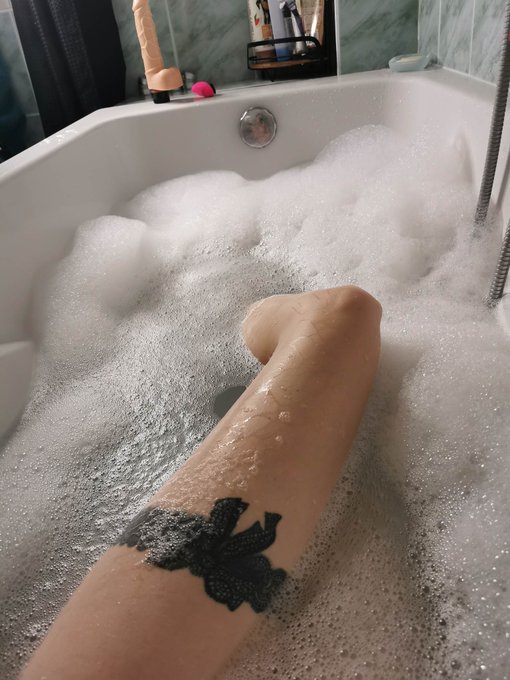 Et si on finissait le week end ensemble?? https://t.co/RZexbdnQVn<a href="/tag/lingerie"class="tags"><span>#lingerie</span></a><a href="/tag/exhibition"class="tags"><span>#exhibition</span></a><a href="/tag/advent"class="tags"><span>#advent</span></a><a href="/tag/nsfw"class="tags"><span>#nsfw</span></a><a href="/tag/adventcalendar"class="tags"><span>#adventcalendar</span></a>