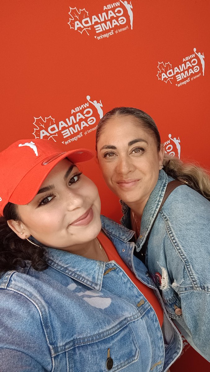 phierce4thought's tweet photo. In case you want to know what @WNBA season ticket holders look like. #WNBA #WNBACanadaGame #WNBACanada https://t.co/URAn1LCdHt