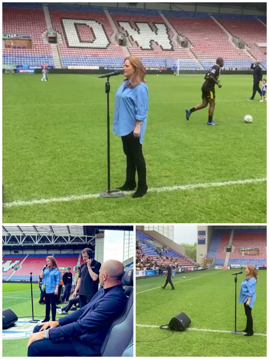 cruisesoprano's tweet photo. What a great day at @LaticsOfficial catching up with old friends and players and singing Abide with me, all to raise money for @JosephsGoal. @northernpromise You did a fantastic job. Thank you for having me! https://t.co/iBSDhUa6wu