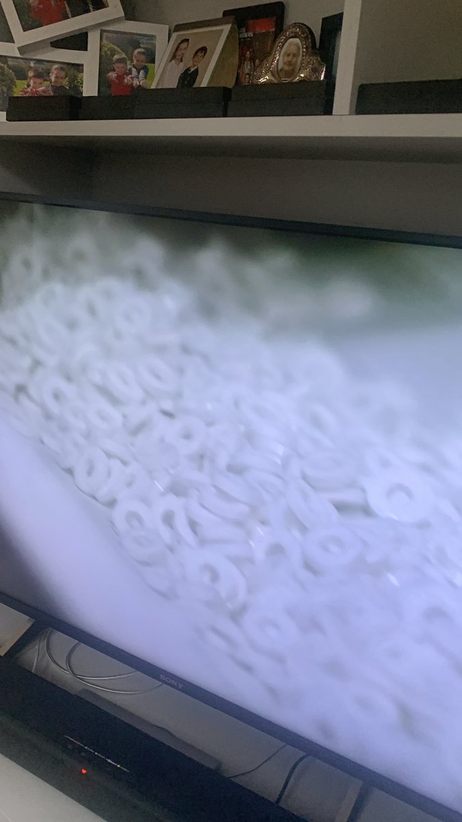 AoifeMFoley's tweet image. 8tonne force required to make a single @NestleUKI #polomint 😁🥰💡👇 @BBCTwo #insidethefactory