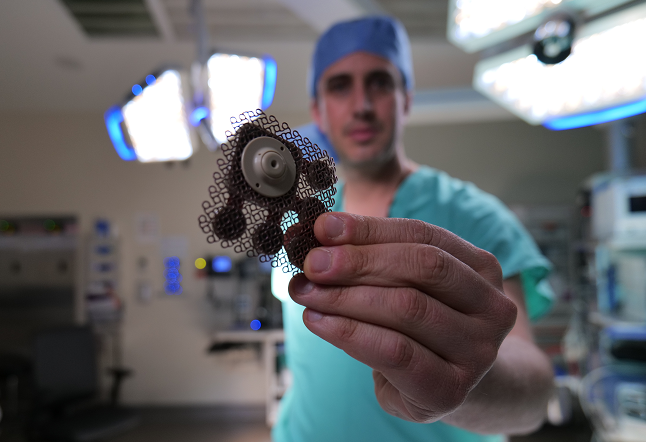 BrainTumorInst's tweet photo. Repeated blood–brain barrier opening with an implantable ultrasound device for delivery of albumin-bound paclitaxel in patients with recurrent #glioblastoma: https://t.co/0ztyASNfz3. #BrainTumorAwarenessMonth @adam_sonabend @NeurosurgeryNM @LurieCancer https://t.co/NFxIUlRSFw