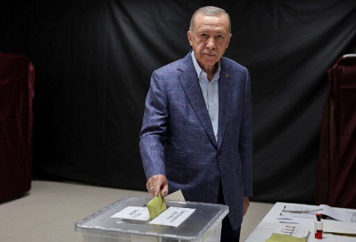 Turkish President Recep Tayyip Erdogan's political career in a nutshell.  

Istanbul Mayor: 1994 to 1998 
PM: 2003-2014 
President: 2014-Present

#TurkeyElections #TurkishElections #Turkiyeelection #Turkey #Turkiye