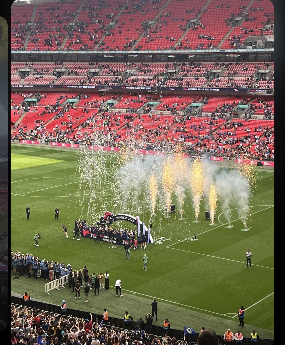 Fantastic day at Wembley watching the record breaking @VitalityWFACup final. 

Big thanks to Nat @SportSister_ for inviting us along🙂

#womensfacup