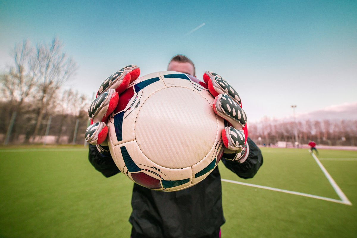 𝐁𝐮𝐢𝐭𝐞𝐧𝐩𝐨𝐬𝐭 𝐉𝐎𝟏𝟕-𝟏 𝐳𝐨𝐞𝐤𝐭 𝐤𝐞𝐞𝐩𝐞𝐫
Ben jij een talentvolle en ambitieuze keeper? En wil je bij een team spelen dat uitkomt in de Hoofdklasse? Klop dan eens aan bij VV Buitenpost JO17-1. Dit elftal zoekt een nieuwe doelman.
Lees meer: ap.lc/HhjBP