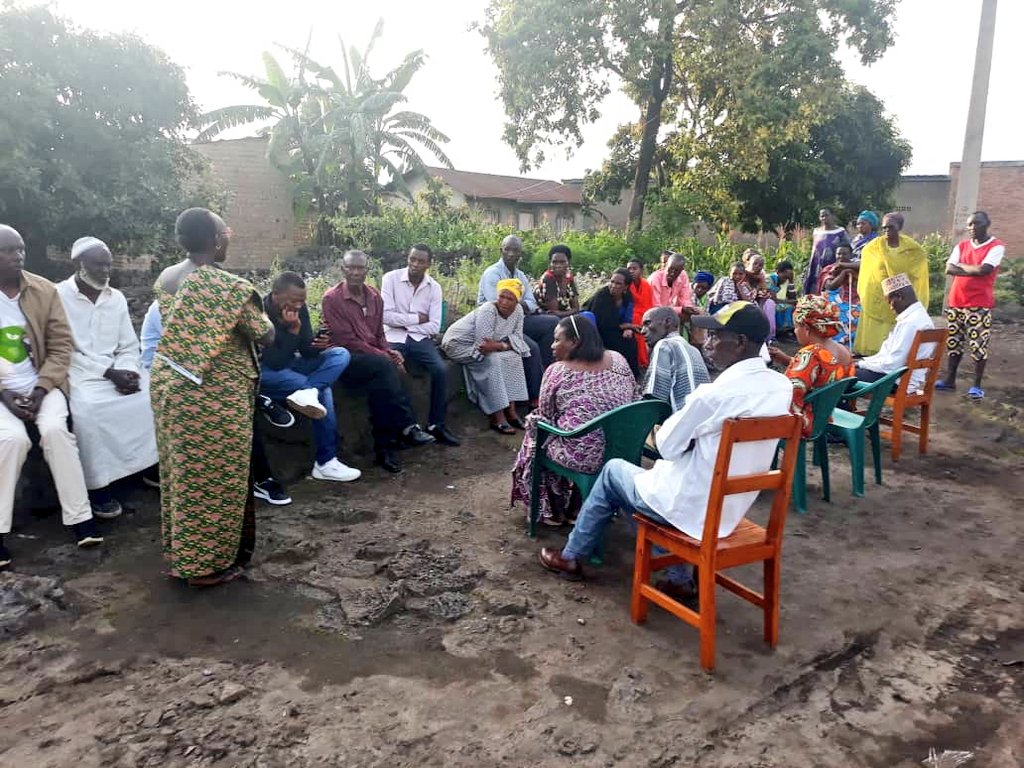 RubavuDistrict's tweet photo. None: Hirya no hino mu tugari tw'imirenge y'Akarere hitabiriwe umugoroba w'umuryango, kubufatanye na CNF, mu mirenge #Nyakiliba na #Bugeshi n'ahandi hibukijwe Inshingano z'abashakanye n'uburyo bwo gukemura amakimbirane mu muryango hagamijwe kubaka umuryango uhamye kandi utekanye. https://t.co/hELFwmRgE6