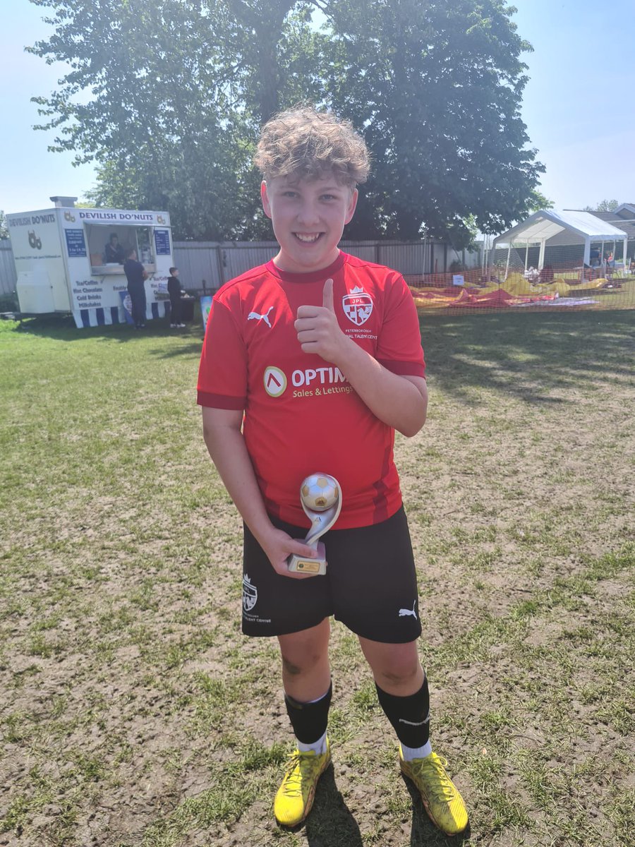 Scottbaldry1's tweet photo. Winning the league wasn’t enough last week. They’ve only won a tournament today as well! Well done lads! ⚽️⚽️🏆🏆👏🏻👏🏻 @PeterboroughRTC https://t.co/VrhkfMt0mI