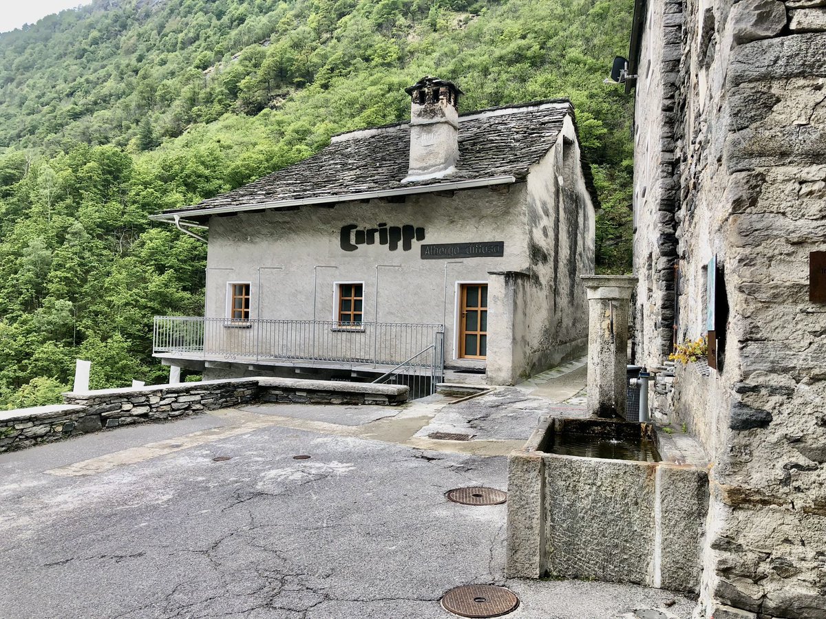 CriPozzi's tweet photo. #corippo paese della #valverzasca - #Svizzera / dove si sta avviando un progetto di albergo diffuso per recuperare le baite abbandonate da tempo.. https://t.co/zNZ3GbhGny