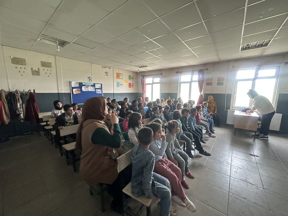 GokoglanO's tweet photo. Öğrencilerimize şeker hastalığı ve sağlıklı beslenme semineri😇

@suatsefil @skaygusuz @Erzurum_Mem @tcmeb @MemTekman @Tekman_K https://t.co/OodZljl4Ki