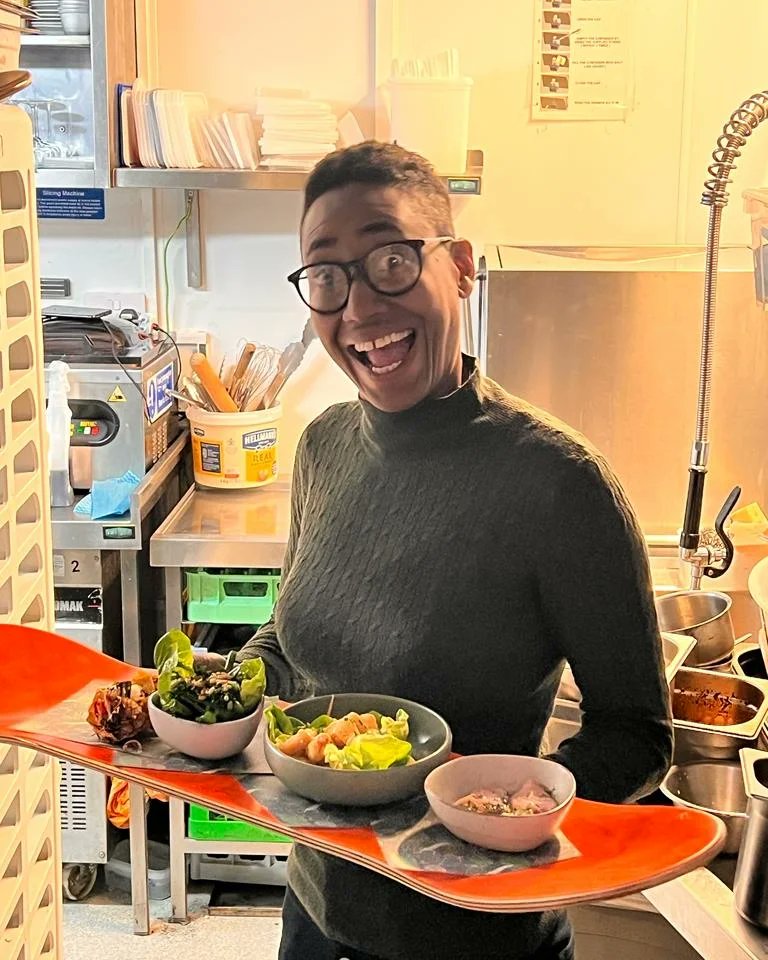 FreaksceneSW6's tweet photo. Today was the launch of @scotthallsworth's Sk8 or Die Sunday Brunch event at 28 Parsons Green Lane, Fulham 🥢🛹
Sk8 or Die happens every Sunday between 12 and 5pm. 

You should come. It's rad. 🤙🏾

Book via @SevenRooms 🔗 https://t.co/PVveoDu1t7 

#LondonBrunch #Foodie #fulham https://t.co/2U47apQx1Z