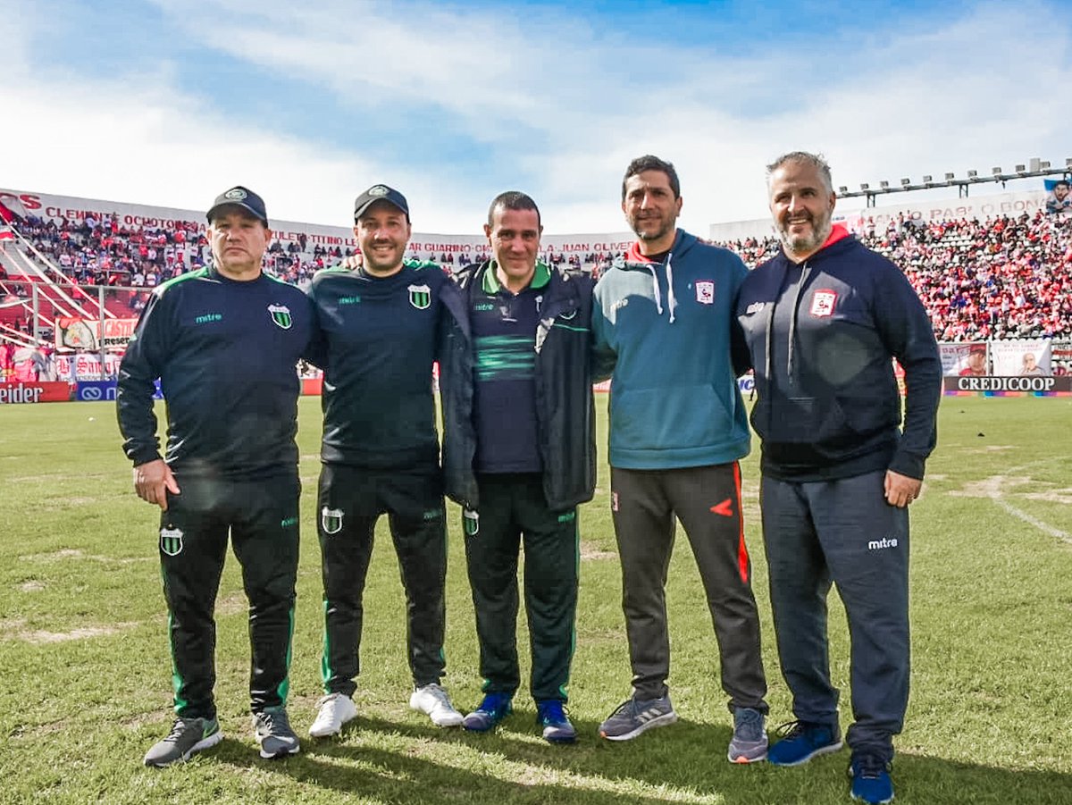 depmoronoficial's tweet photo. ➡️ Desde el Club Deportivo Morón, queremos agradecerles enormemente a Andrés Greco, Ariel Zeman y Walter Soto, integrantes del cuerpo médico de @NuevaChicago , que auxiliaron a José Luis Sanchez, hincha de nuestro club, que se descompensó en la platea, en la previa del partido. https://t.co/u6JqHtoEaN