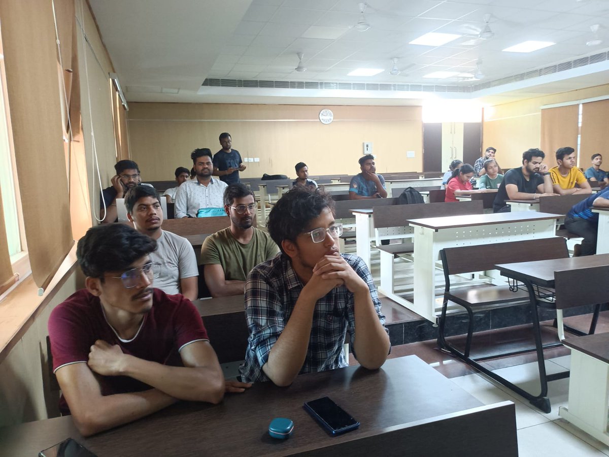 TinkerersLab's tweet photo. An enlivening talk on Electric vehicles on 30th April 2023 by Mr Sushil Reddy, who has his name in the Guinness Book of world records for the longest electric bicycle journey. https://t.co/OLf7NFhrZE